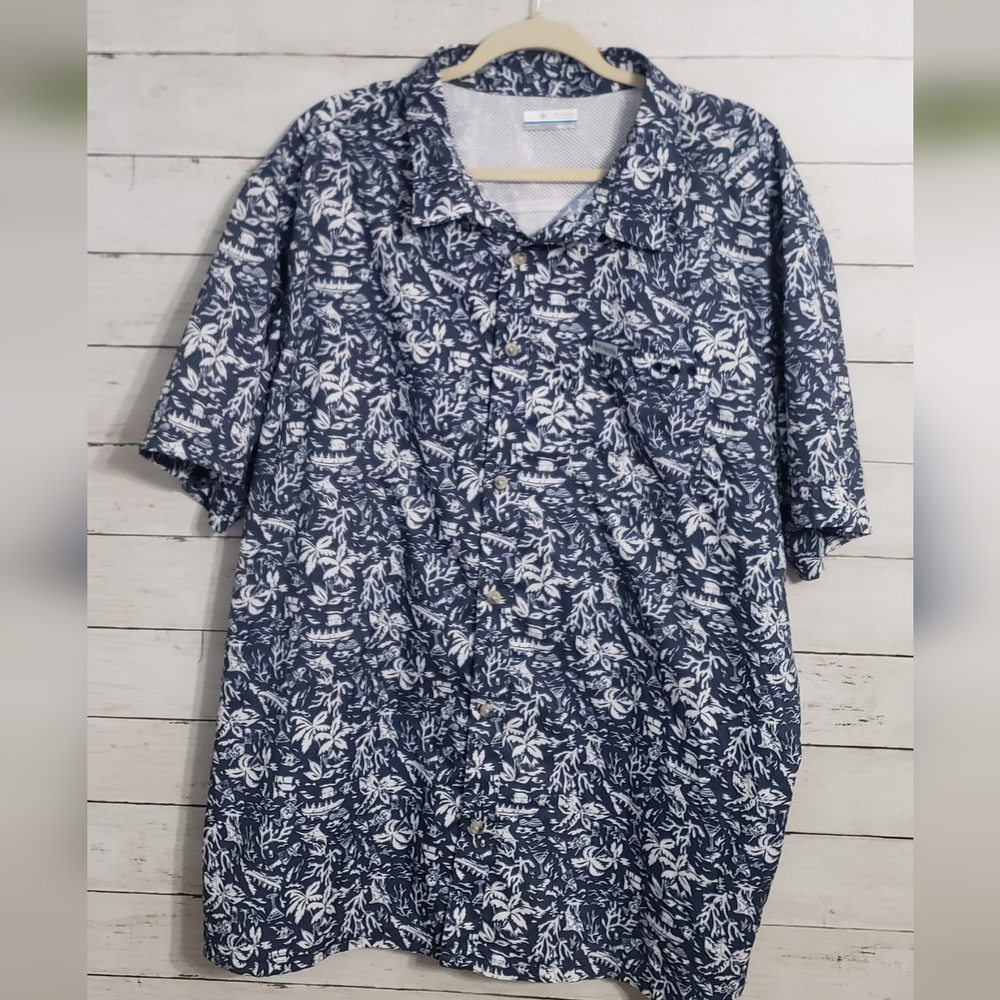 Columbia PFG Sportswear Button Up Navy Shirt  White Island Print XXL Pocket